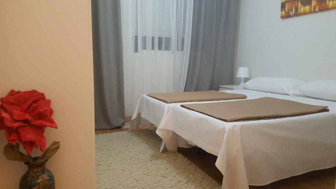 Pension Yna Holiday Málaga Exterior foto